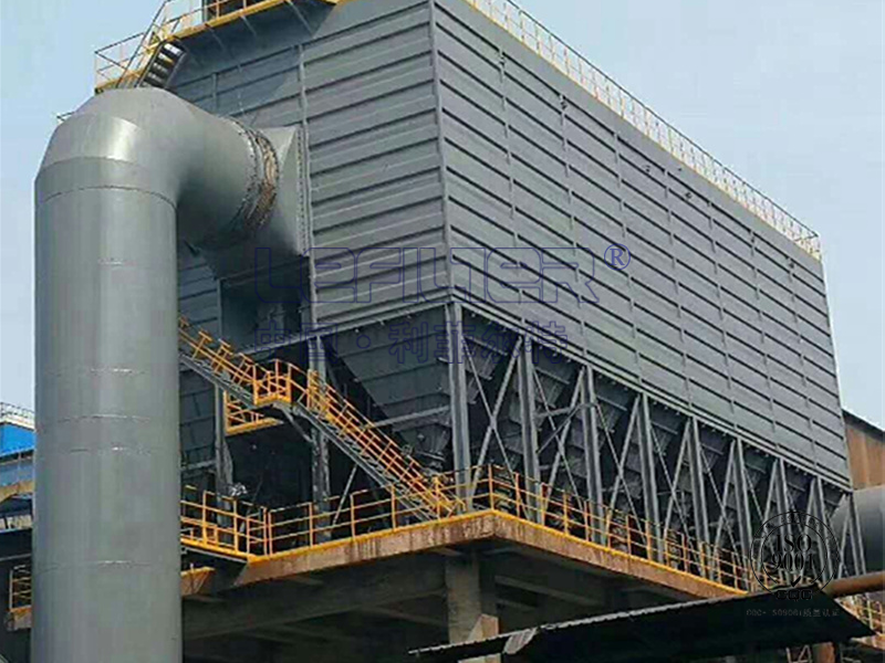 陶瓷廠18萬(wàn)風(fēng)量布袋除塵器